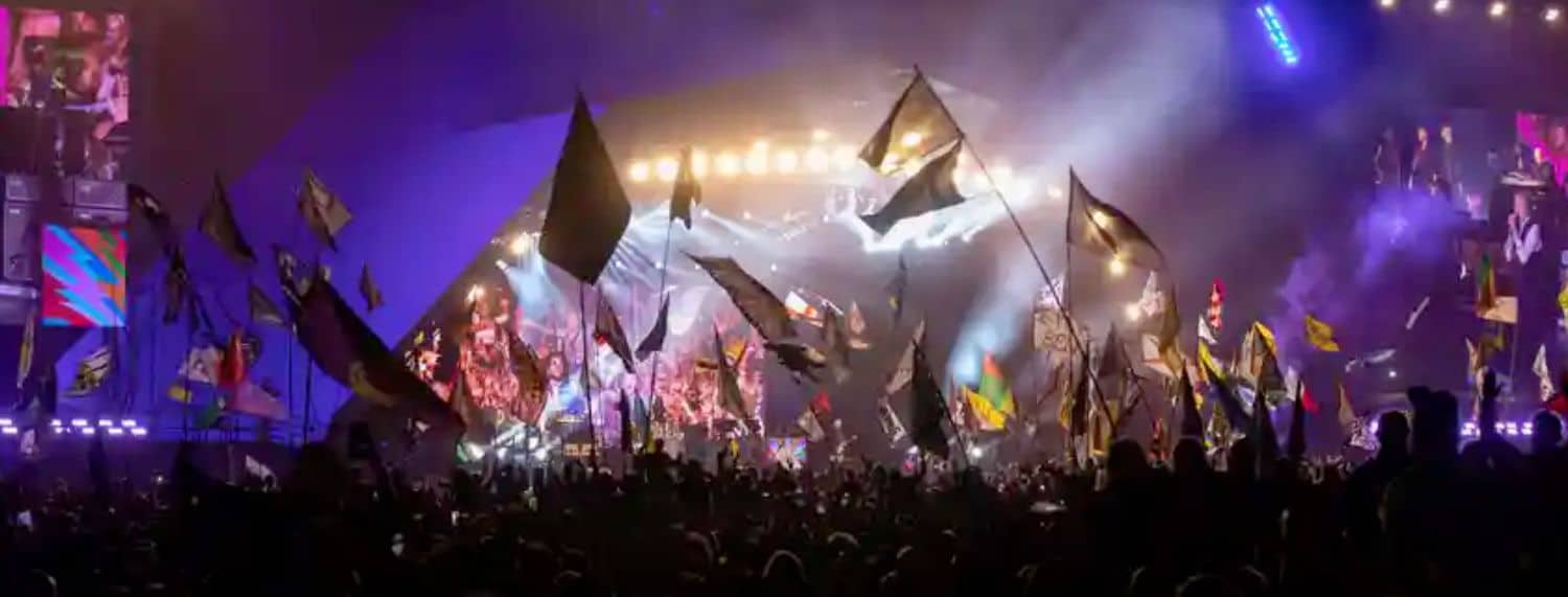 Glastonbury 2022 : Paul McCartney joue devant des images de Johnny Depp