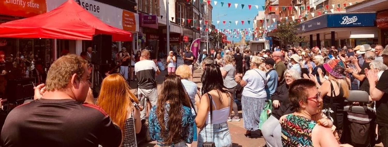 Le 60e anniversaire du premier concert des Beatles célébré à Rhyl
