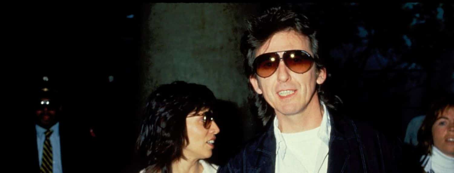 Lorsque George Harrison a rencontré sa femme, Olivia, il avait un sourcil froncé qu'ils appelaient "la marque de la bête".