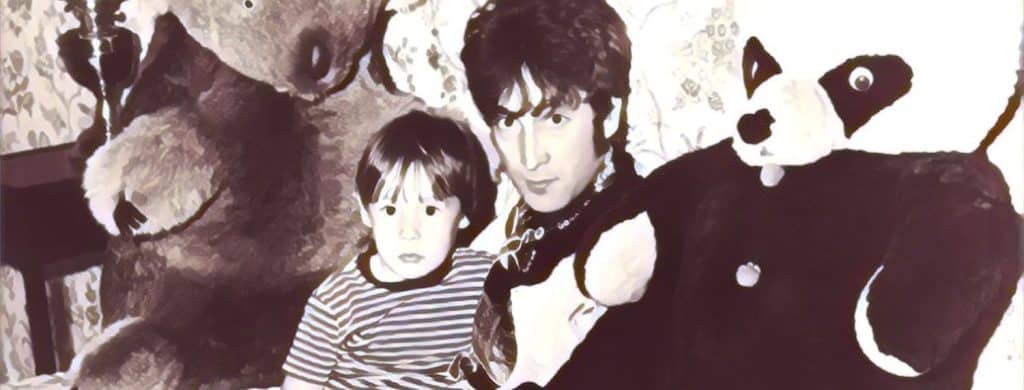 Julian, le fils de John Lennon, a partagé l'un de ses meilleurs souvenirs avec son père : " Ce sont des moments simples "