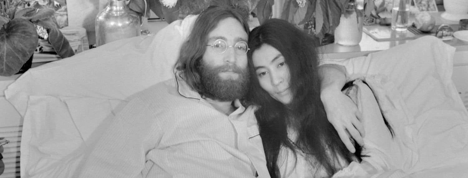 Les plans de mariage de John Lennon et Yoko Ono ont été ruinés, ils ont donc improvisé