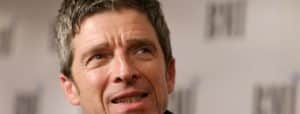Noel Gallagher d'Oasis a déclaré qu'une de ses chansons était inspirée de la chanson des Beatles "Tomorrow Never Knows".