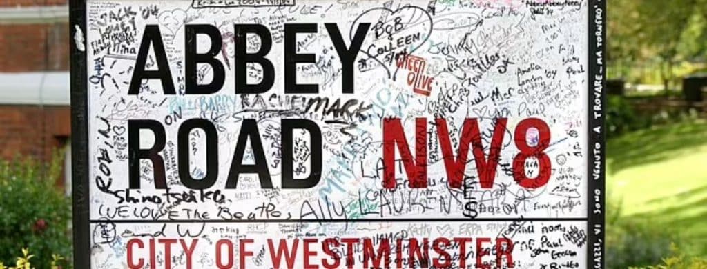 Les touristes des Beatles visitent le mauvais passage d'Abbey Road grâce à une erreur de Google Maps.