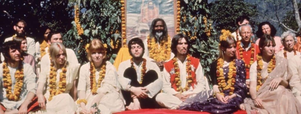 La chanson "The Fool on the Hill" des Beatles : Paul McCartney a parlé du gourou et de l'ermite qui ont inspiré la chanson.
