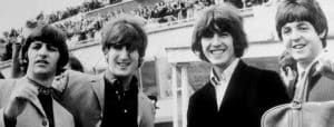 Pourquoi George Harrison est resté dehors lors de la rencontre entre les Beatles et Elvis Presley ?