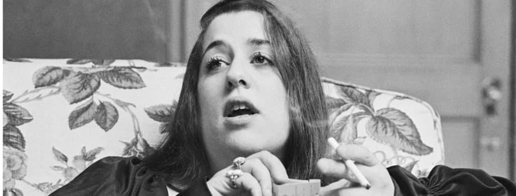 Quand Michelle Phillips se souvient de la rencontre entre Lennon et Cass Elliot