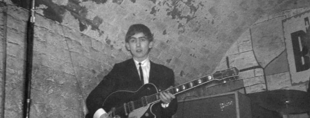 George Harrison a déclaré qu'il serait devenu un " clochard " s'il n'avait pas rejoint les Beatles.