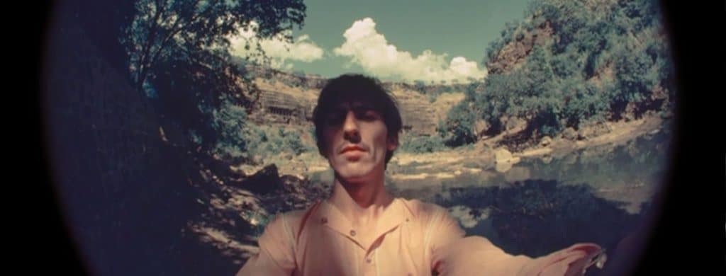 John Lennon a déclaré que voir le mystère à l'intérieur de George Harrison se révéler était "tellement intéressant".