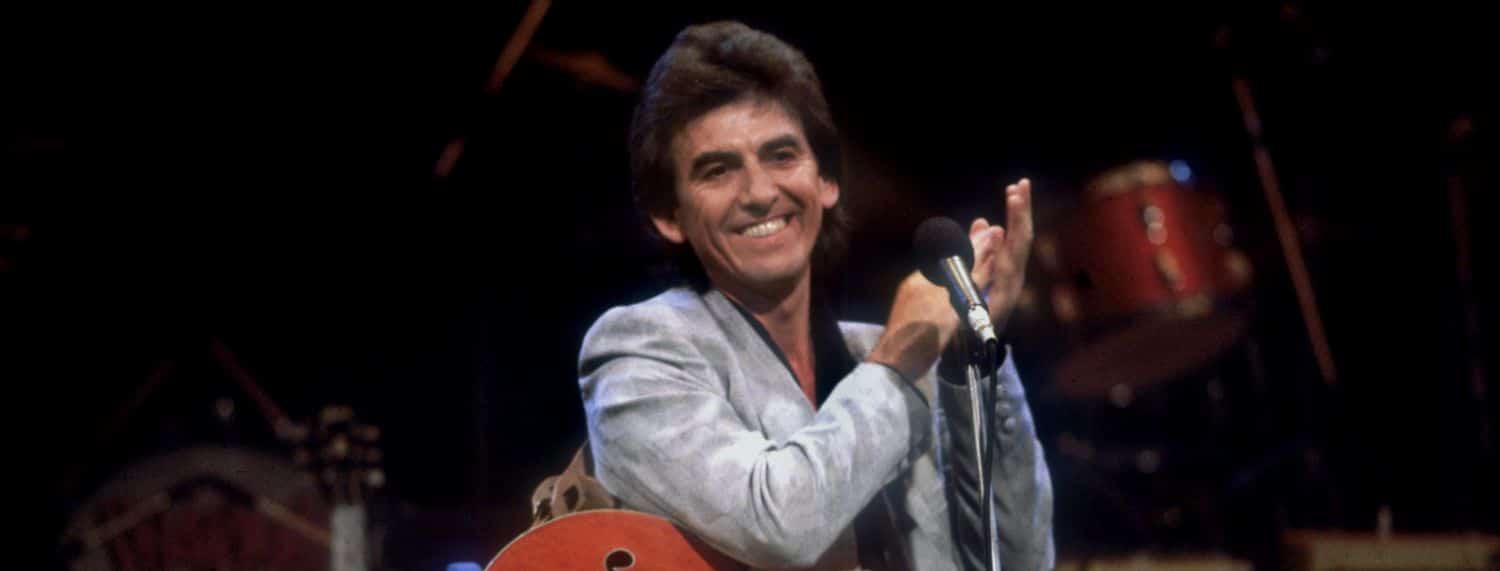George Harrison a déclaré que la voix de Jeff Lynne l'a poussé à faire plus d'efforts sur son chant dans George Harrison a déclaré que la voix de Jeff Lynne l'a poussé à faire plus d'efforts sur son chant dans
