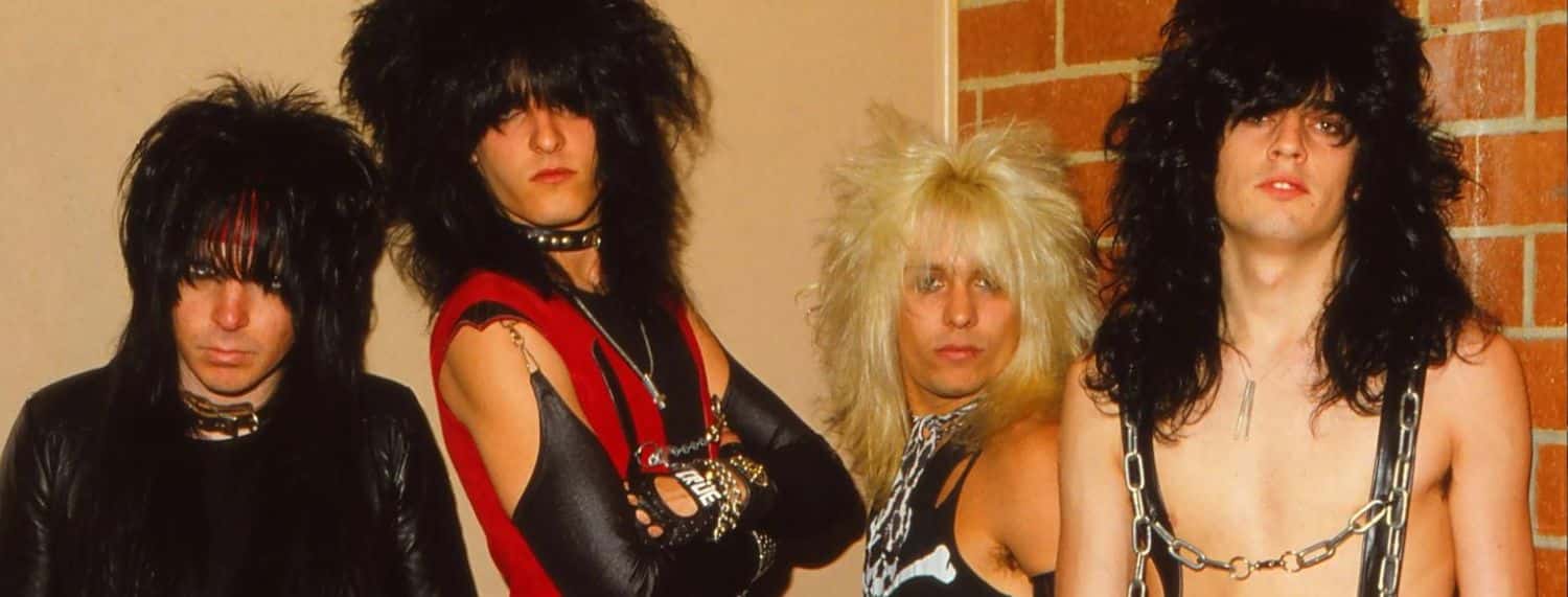 Mötley Crüe a repris la chanson des Beatles "Helter Skelter" même si Nikki Sixx a qualifié le groupe de "Wimpy".