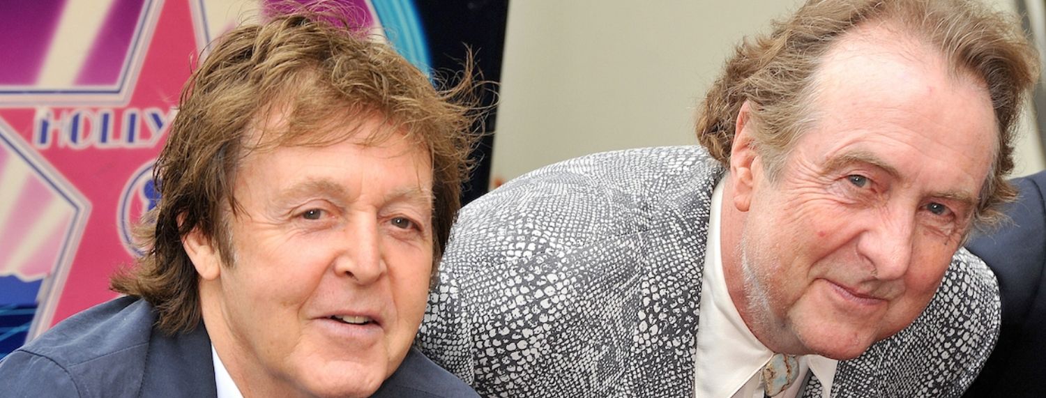 Eric Idle a déclaré que Paul McCartney l'a réconforté avec des câlins lorsqu'il pleurait au concert pour George Eric Idle a déclaré que Paul McCartney l'a réconforté avec des câlins lorsqu'il pleurait au concert pour George