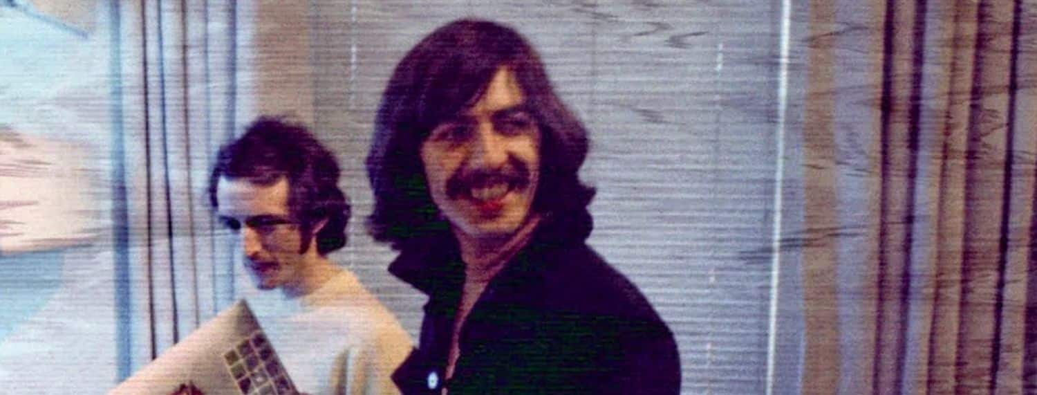 George Harrison a stupéfié son entreprise en licenciant ses employés par fax.