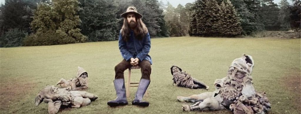 George Harrison a révélé que les Beatles ont volé un peu d'un tube stéréo pour l'une de leurs premières chansons