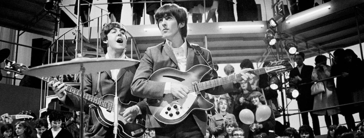 George Harrison a écrit "Old Brown Shoe" et "Something" au piano parce que "rien ne semblait frais" à la guitare.