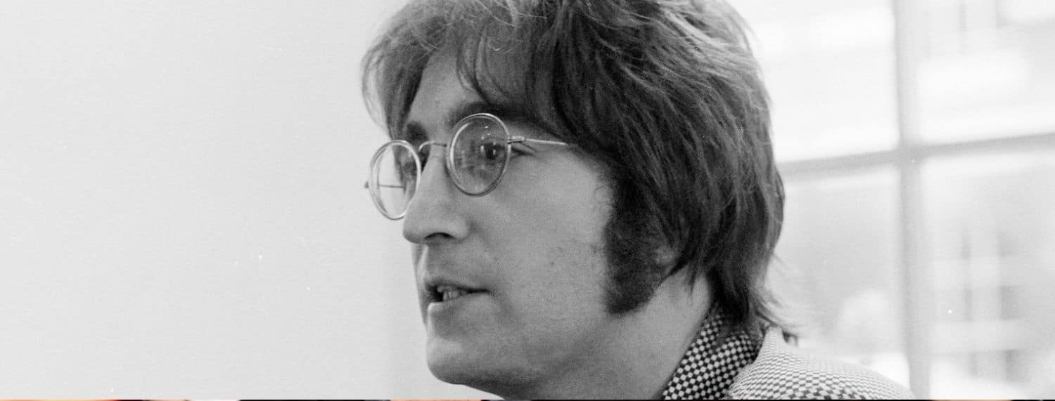 John Lennon s'exprime sur les chrétiens qui sont "si occupés à se condamner eux-mêmes et à condamner les autres".