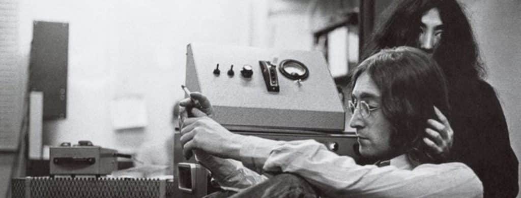 John Lennon a déclaré qu'il ne pardonnerait "jamais" à George Harrison et Paul McCartney la façon dont ils ont traité Yoko Ono.