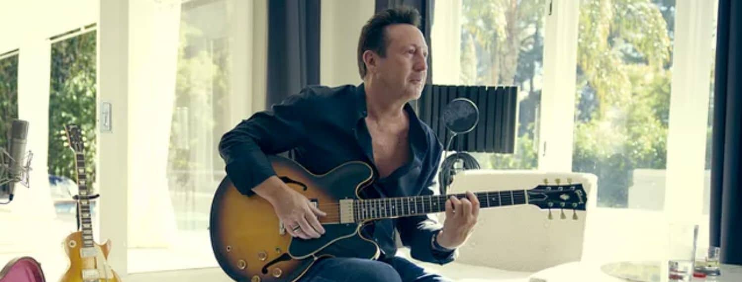 Julian Lennon a failli ne pas assister à la projection de "Get Back", mais il y est allé "en équipe" avec son "meilleur ami" Sean Lennon.