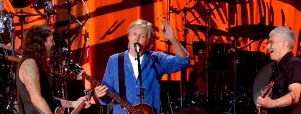 Regardez Paul McCartney chanter "Oh ! Darling" en direct pour la première fois lors du concert hommage à Taylor Hawkins.