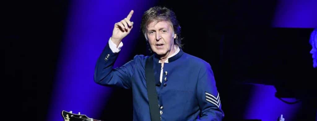 Les célébrités saluent la reine Élisabeth II, qui a fasciné le rock et Hollywood