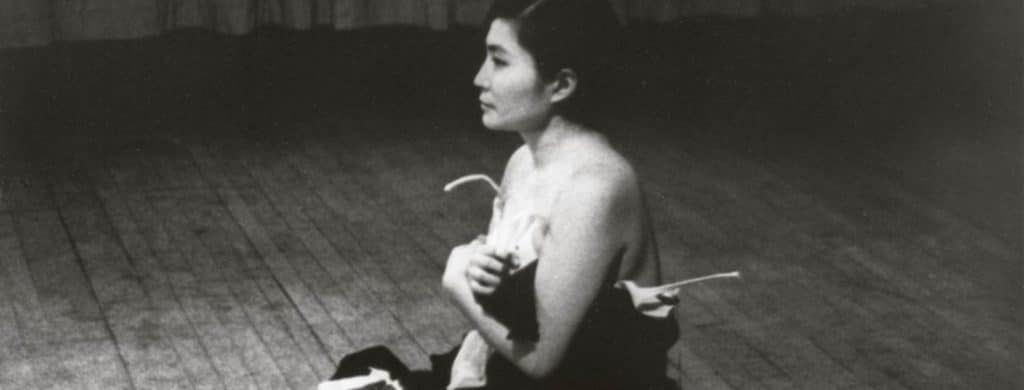 Yoko Ono a déclaré que pour John Lennon, "les mots coulaient de sa plume comme une eau de source pétillante".