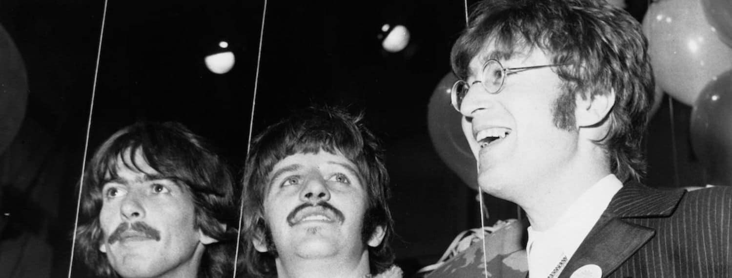George Harrison explique pourquoi les Beatles avaient des alter ego sur "Sgt. Pepper's Lonely Hearts Club Band".