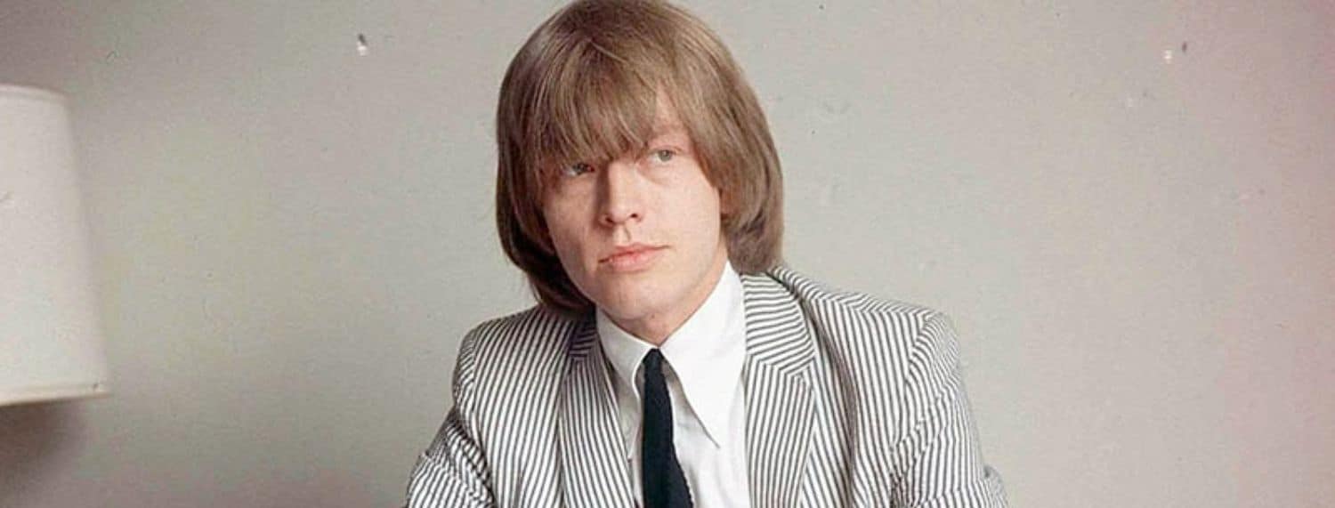 Brian Jones des Rolling Stones a joué du saxophone sur une chanson des Beatles et Paul McCartney a eu des sentiments mitigés Brian Jones des Rolling Stones a joué du saxophone sur une chanson des Beatles et Paul McCartney a eu des sentiments mitigés