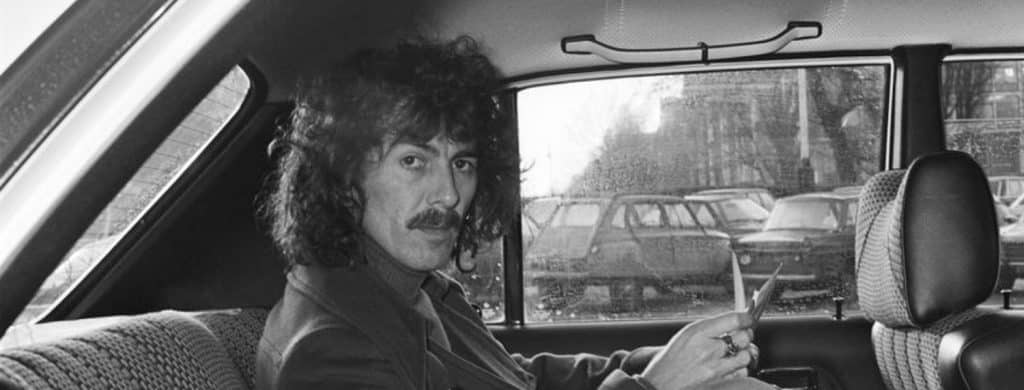 Écoutez la démo acoustique de la chanson "Sue Me, Sue You Blues" de George Harrison, qui s'en prend aux Beatles.