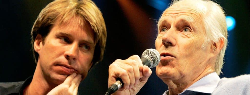 Giles Martin affirme qu'il n'a pu remixer l'album Revolver des Beatles en stéréo que grâce à la technologie de séparation audio de Peter Jackson, alimentée par l'IA : "Cela a ouvert la porte"