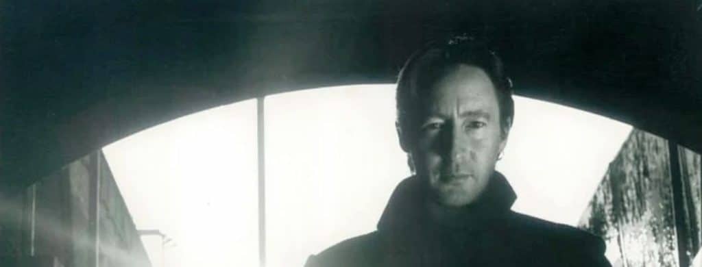 Julian Lennon publie le clip de AI pour "Lucky Ones".