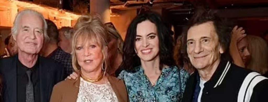 RONNIE WOOD AFFICHE SON SOUTIEN À PATTIE BOYD À L'OCCASION DU LANCEMENT DE SON NOUVEAU LIVRE "MY LIFE IN PICTURES".