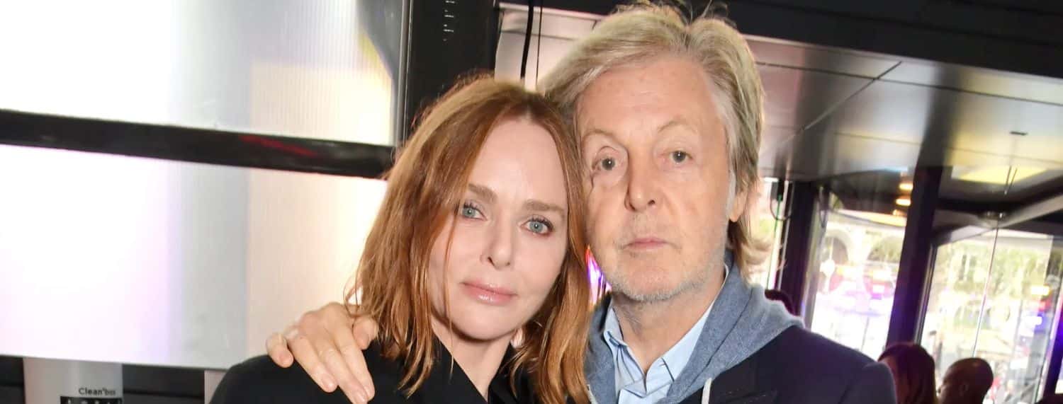 Paul McCartney assiste au défilé de sa fille Stella McCartney à la Fashion Week de Paris