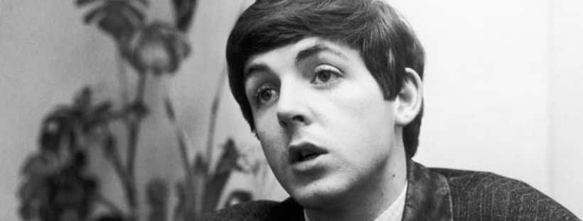 Regardez Paul McCartney interpréter "For No One" en solo en studio.