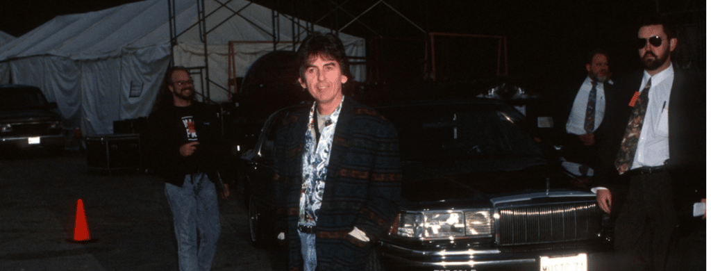 George Harrison a fait le tour du monde pour se soigner et se divertir l'année de sa mort