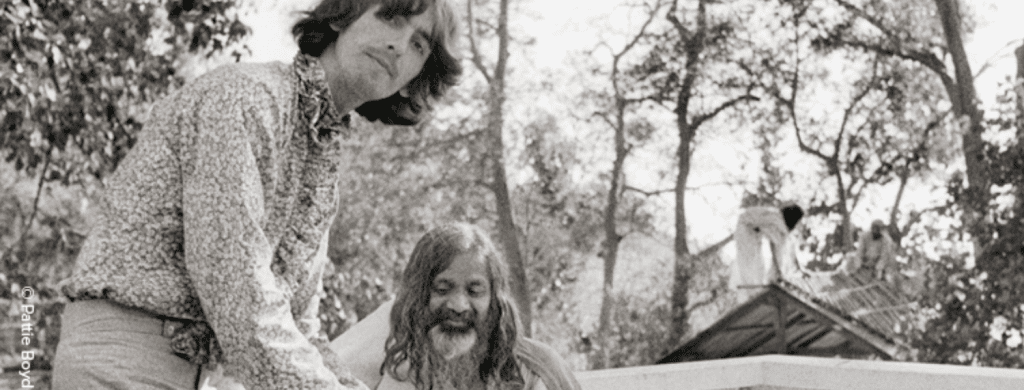 George Harrison s'est baigné dans le Gange en Inde quelques semaines avant sa mort. Plus tard, sa veuve y a dispersé ses cendres.