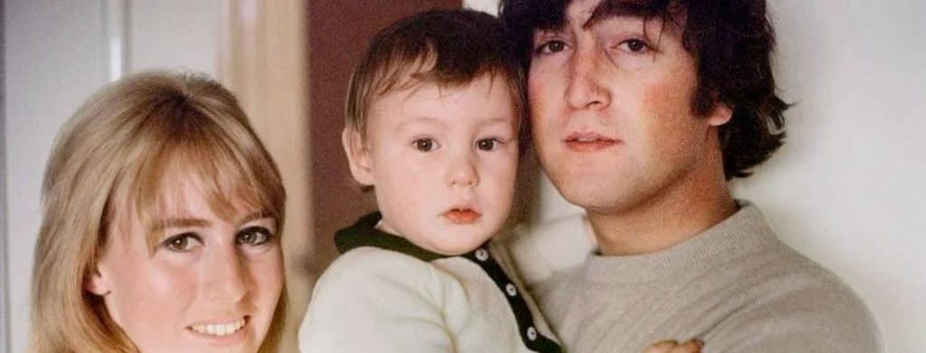John Lennon a déclaré qu'il n'allait pas "quitter" sa petite amie de l'époque, Cynthia, lorsqu'il a appris qu'elle était enceinte.