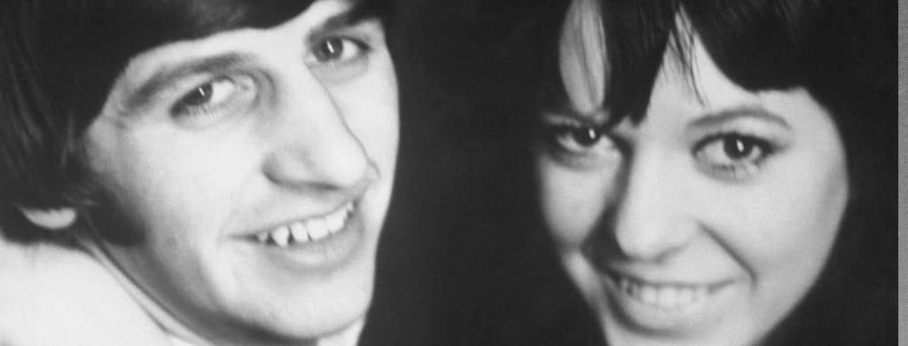 Un fan fou des Beatles a griffé la petite amie de Ringo Starr.