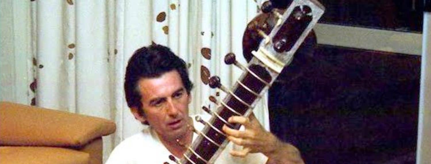 La chanson "Within You Without You" de George Harrison est une chanson spéciale des Beatles pour 3 raisons