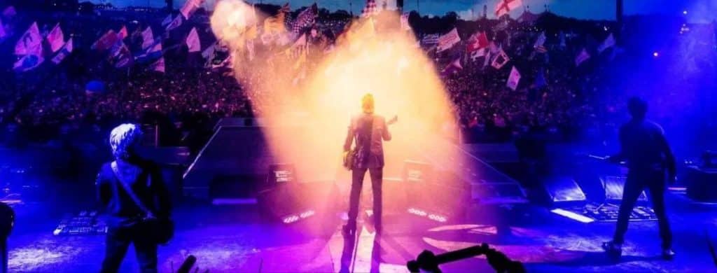 Paul McCartney partage ses souvenirs "magiques" de Glastonbury et des photos exclusives.