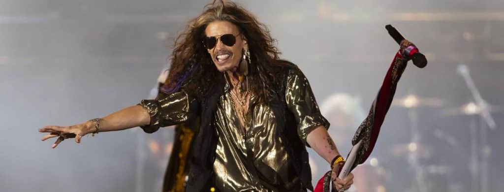Ringo Starr a refait la chanson "Love Me Do" des Beatles avec Steven Tyler d'Aerosmith.