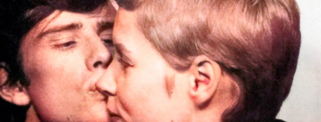 John Lennon considérait Stuart Sutcliffe comme un "compagnon d'âme", mais il le traitait "très mal".