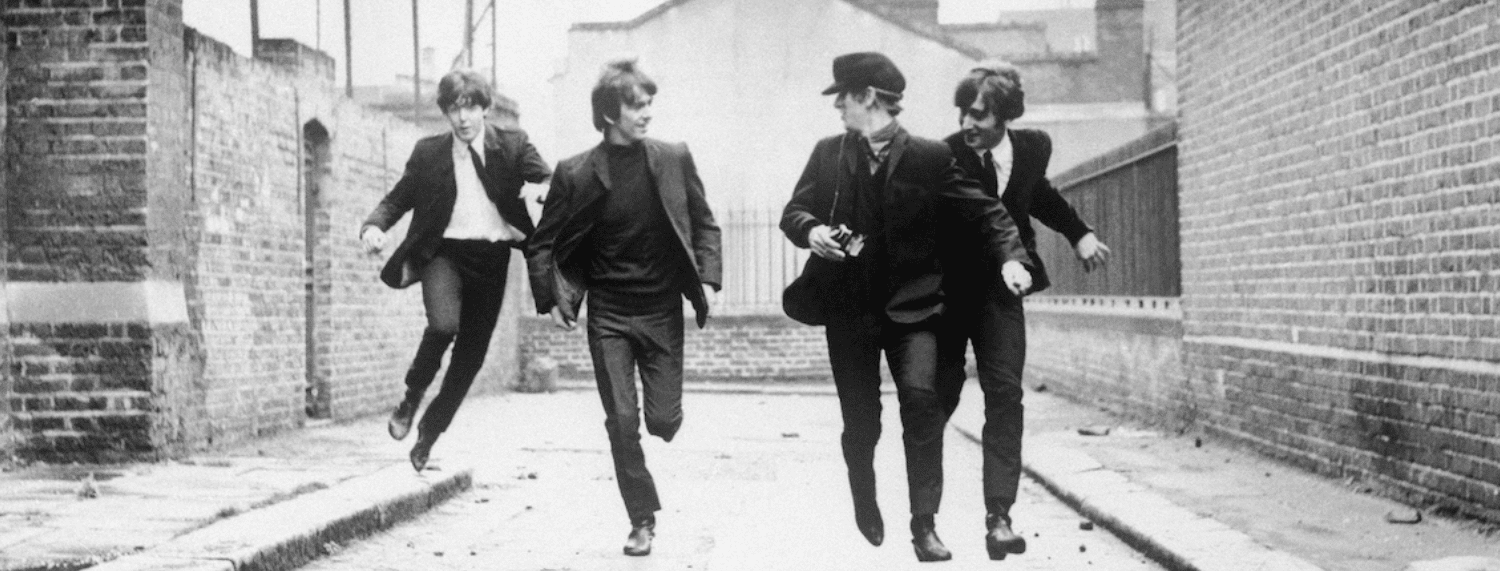 Les dirigeants du studio voulaient doubler les accents des Beatles dans "A Hard Day's Night" - Richard Lester a refusé.