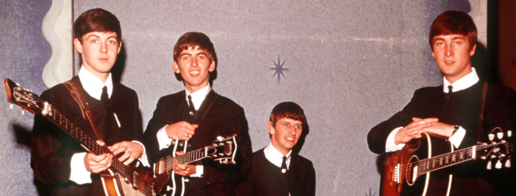 Comment la chanson des Beatles " Twist and Shout " a inspiré la chanson de David Bowie " Let's Dance ".