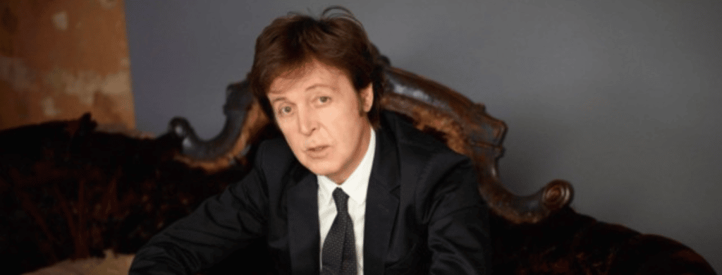 Paul McCartney a perdu le carnet contenant ses premières chansons et celles de John Lennon : "Le premier manuscrit de Lennon et McCartney".