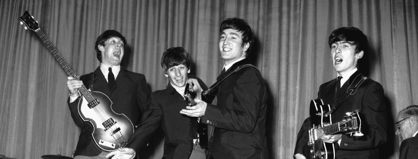 George Harrison et John Lennon se sont disputés sur scène après que Harrison ait jeté de la nourriture.