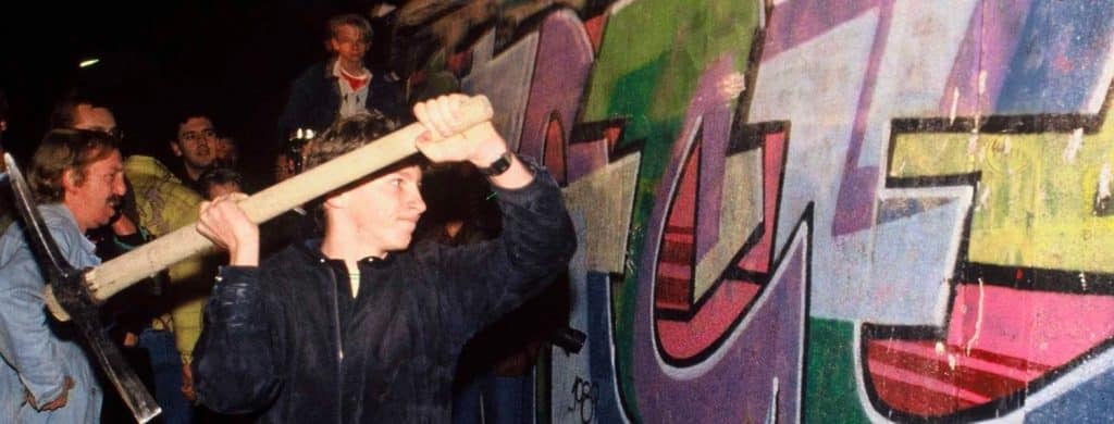 Paul McCartney a déclaré que la chute du mur de Berlin a rendu pertinente la chanson des Beatles "The Fool on the Hill".