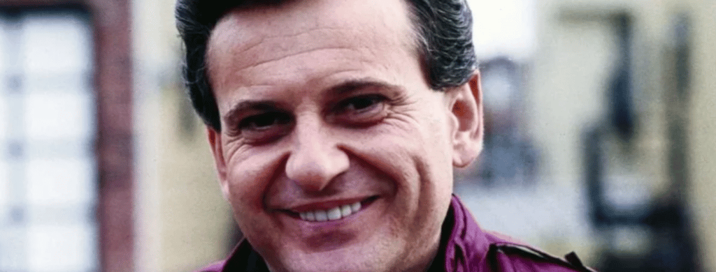 Écoutez Joe Pesci reprendre les Beatles en 1968.