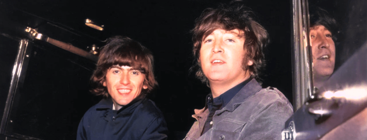 La tante de John Lennon était tellement horrifiée par George Harrison qu'elle l'a "jeté dehors" dès qu'elle l'a vu.