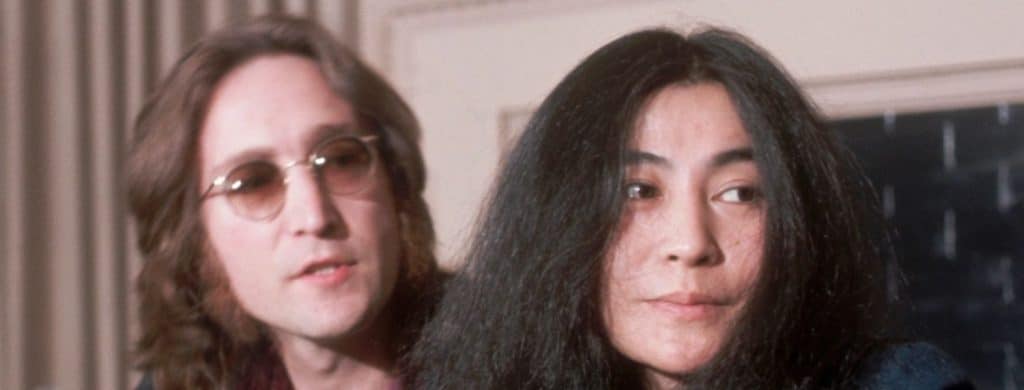 Cynthia Lennon a décrit l'"intimité" entre John et Yoko comme étant "si puissante".