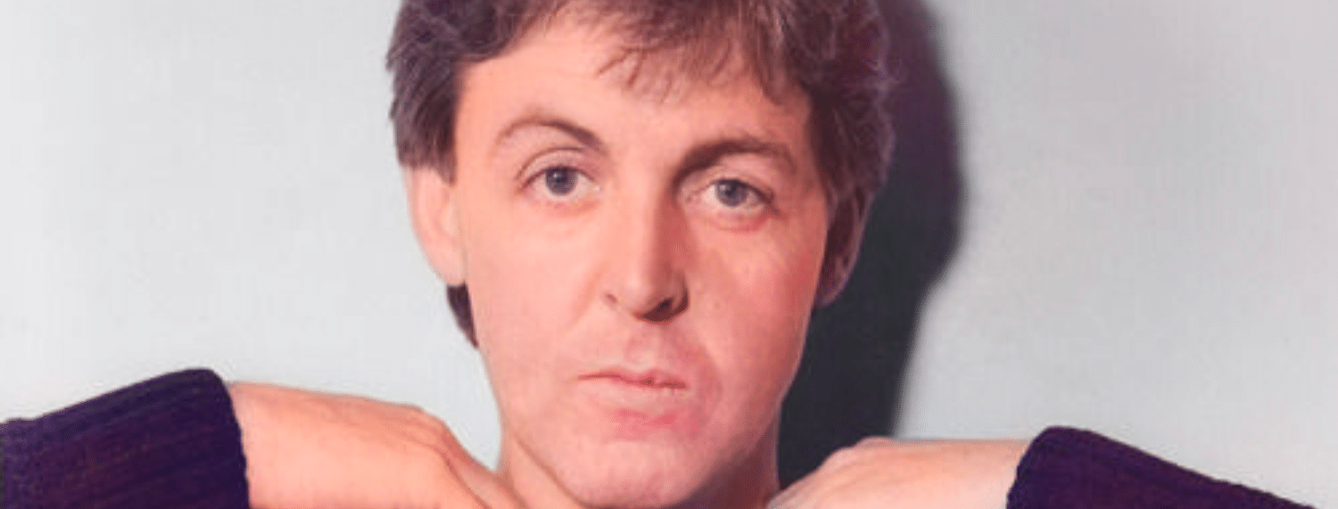 Paul McCartney admet qu'il "ne pouvait pas parler" de John Lennon après son assassinat.