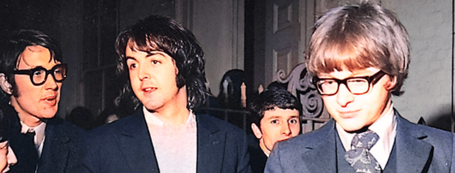 Une chanson écrite par Paul McCartney pour Peter Asher a fait disparaître la chanson des Beatles "Can't Buy Me Love" des hit-parades.